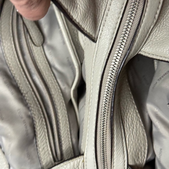 Michael Kors Raven Triple Compartment Shoulder Bag Handbag Purse EUC - Picture 6 of 12